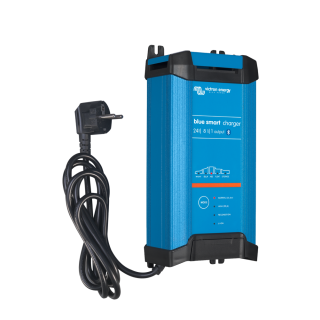 Blue Smart IP22 Charger 24/ 8 (1)