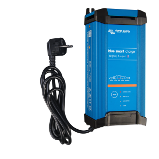 Blue Smart IP22 Charger 12/20 (1)